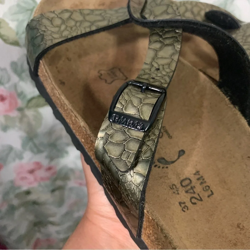 BIRKENSTOCK - Birki’s Sylt metallic green embossed criss cross sandals